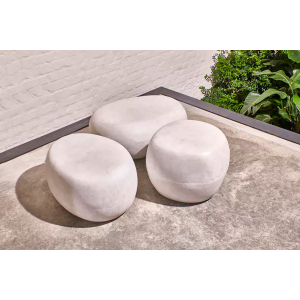 PEBBLE - table d'appoint - fibre d'argile - L 68 x W 53 x H 28 cm - blanc